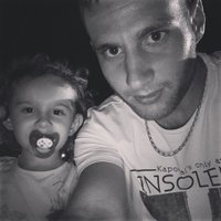 Val (@hachetvalentin1) 's Twitter Profile