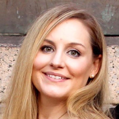 🐝 Scaling revenue through brand, demand, strategic sales, + rockstar teams 🚀 | GTM consultant & Executive Officer 👩💼| Chief Founding Member 💚| Speaker 🎤