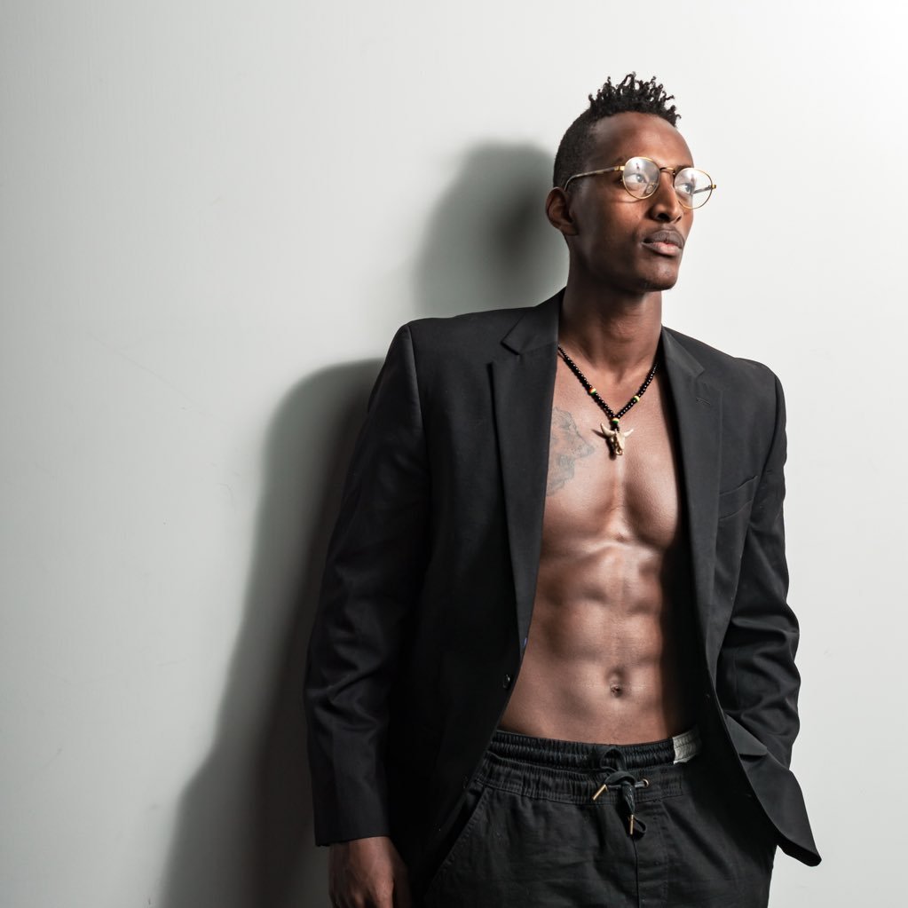 student 👨🏾🎓 model 🧖🏾♂️ athlete 💪🏾 instagram @j.e.f.f_olly