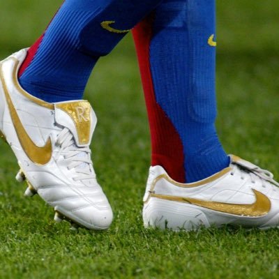 Looking for old football boots to take off your hands. Any size any condition