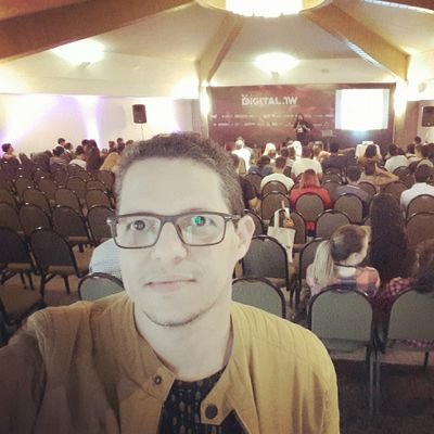 pmoreirabr's profile picture. Front-end developer @firenzze
Let's redesign your site!