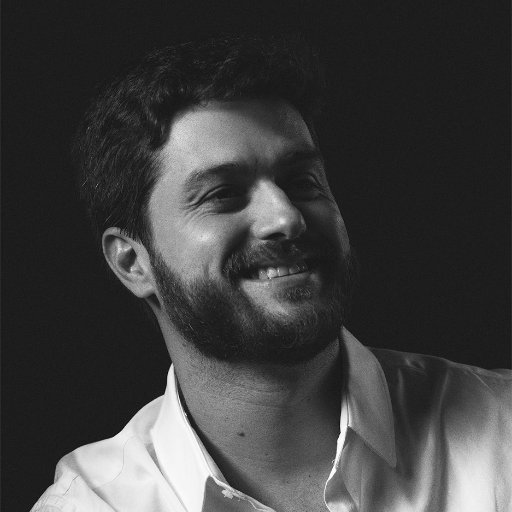 Photographer, Artist, curious and unstoppable.
Brazilian, son of Oxalá, from Bahia.
I like person, i love portrait.