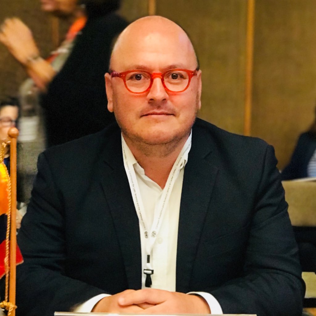 jorgenangel's profile picture. Arquitecto. Esp. Mgr. - Planificador - Esposo y padre de profesión.