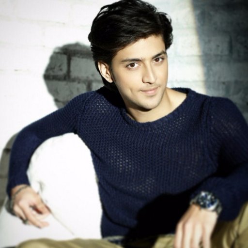 vikas12737's profile picture. 😬😬