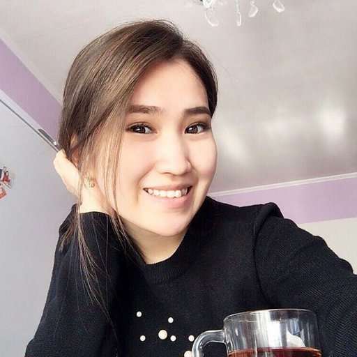 GanaaTuya5's profile picture. инээмсэглэн дага