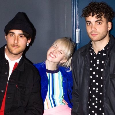 Source of news about the genre-neutral band Paramore.