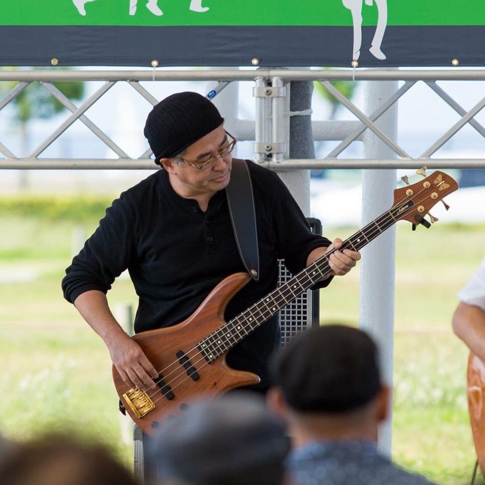 span21's profile picture. ベーシストで広告屋。現在 s pi ca、RAG ROSE、NOiZ、本当にあった呪いのバンド所属。猫🐱に、車🚙はCitroen 2cvとC4 Cactus、ビザールプランツ🪴に釣り🎣が趣味に加わりました。Bassブログやってます→ https://t.co/lW0WTZkMZz