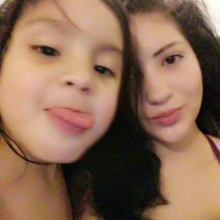 Chelitaag_'s profile picture. 