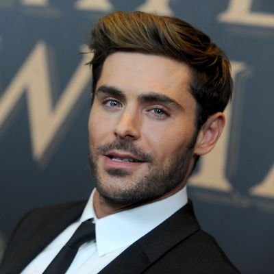 littlemo0n's profile picture. French source about #Zac, #Vanessa & #Ashley.
Met Vanessa twice, interviewed her once.