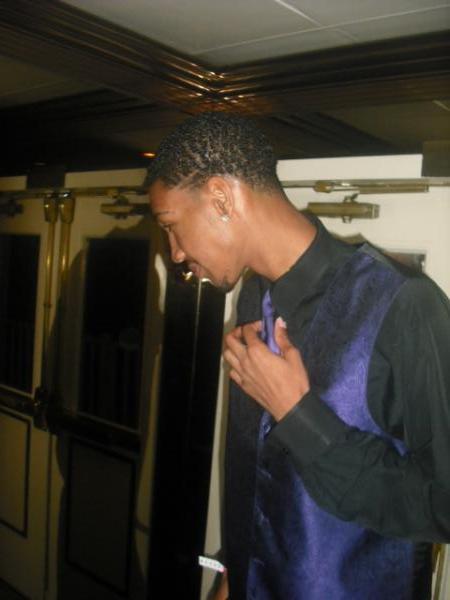 Thee name is Mike! 6 foot, 9 inches tall. God first! 20, in college, engaged, Sacramento livin', Juice Crew be the team,,Follow a brotha!