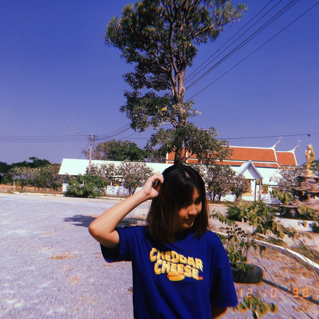 iamkhingg's profile picture. แสงแดด ก้อนเมฆ ท้องฟ้า และขนมหวาน