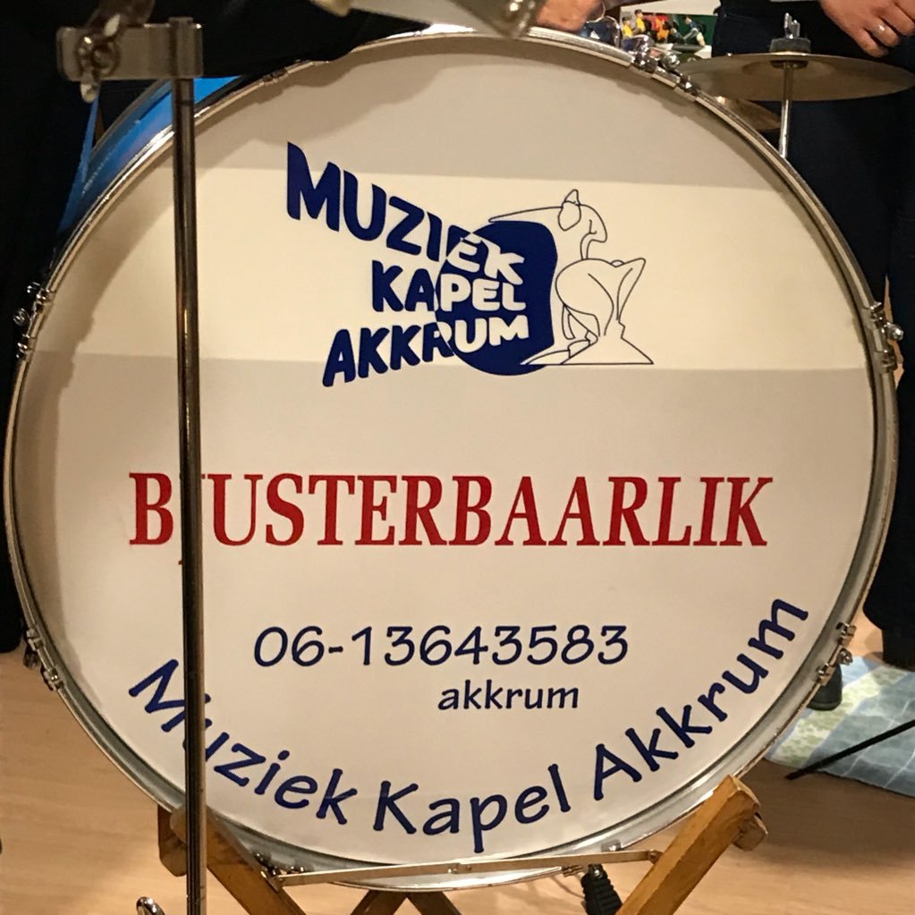 Muzykkapel Bjusterbaarlik út Akkrum saistennetoars Boeken: bel Jaap Jongedijk (06) 13 64 35 83 Of mail naar bjusterbaarlikkapel@gmail.com