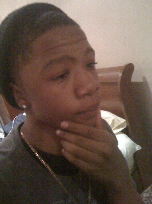 I rap, I jerk(dance) i like fine girls only with good personality. im fun to be around and ish