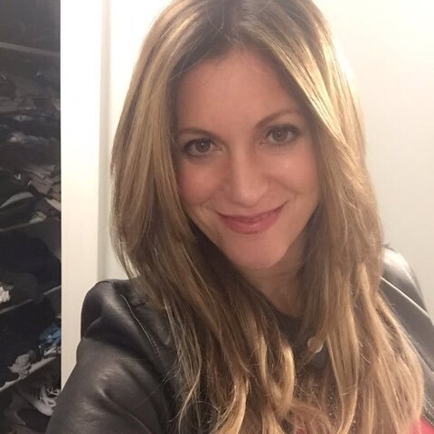 dawnrobinlester's profile picture. Boy Mom 💙 Football Coach’s Wife 🏈 Iowa Hawkeye 🖤💛Golden Retriever Mama x2 🦮🦮 Designer Wannabe  🛋️ Believer in giving back ❤️