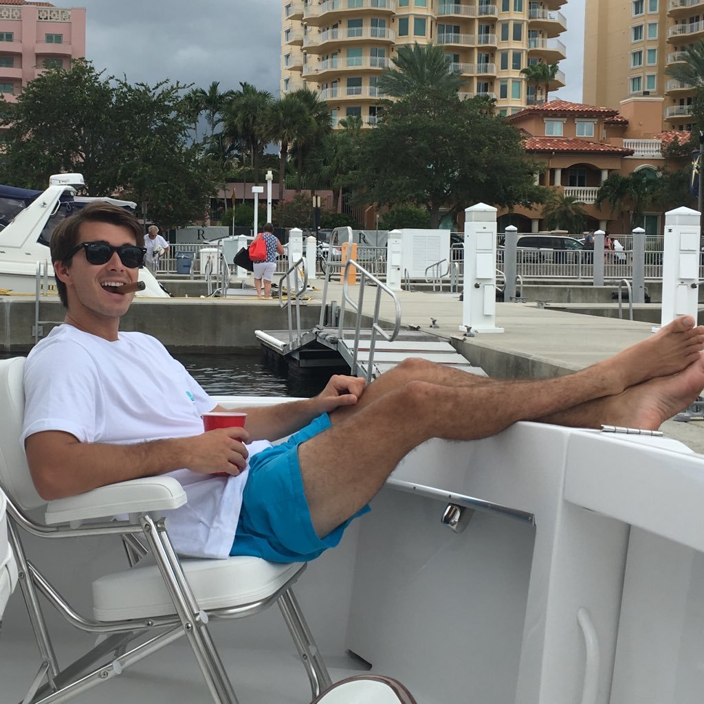 nickvilla24's profile picture. Tampa FL, UT19 ||ZBT|| President of Tútit