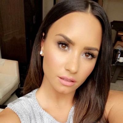 Dê rt no tweet do link e marque a Demi Lovato,por favor é muito importante para mim.
https://t.co/gZblMfmA0G