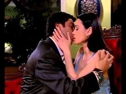 Serseri..!! soytari..!! parayi sevmez..!tek tabanca..!! Sarisin hasta esmer sever..!!😋😋