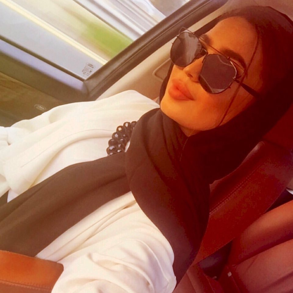 snoo02_'s profile picture. science teacher