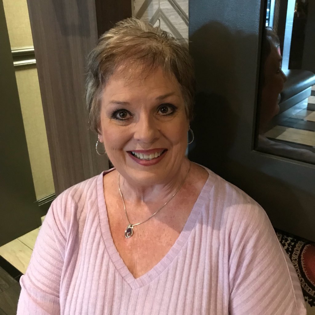 ro_woodward's profile picture. 