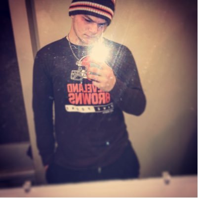 JohnnyCuth22's profile picture. 