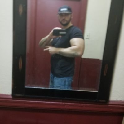 SneakaGuru's profile picture. BOUSS!!!