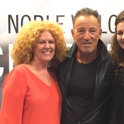 ColeteLvsBruce's profile picture. I'm funny and fashionable! At least that's what my daughter says! I teach second grade and am still sane! Everyone tells me I have beautiful red hair! I ❤️Bruce