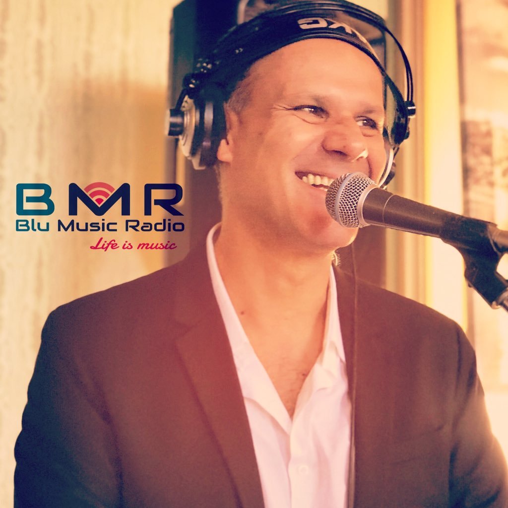 vivilamusicadg's profile picture. Vivi la musica con Domenico Galati Giornalista Speaker Conduttore radiofonico Notizie Attualità Gossip Interviste e musica di classe