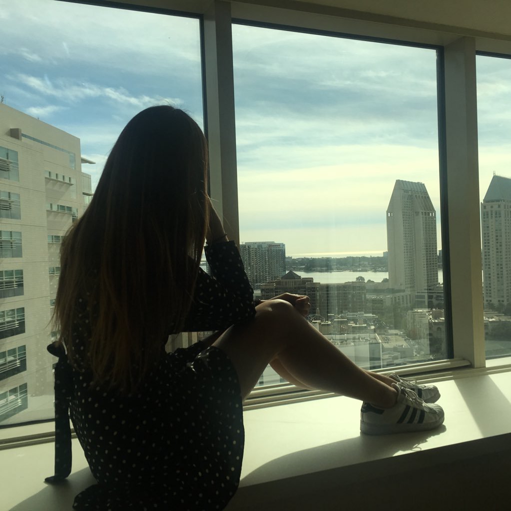 leslie_castillo's profile picture. lover of life and good times ....