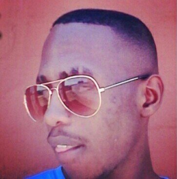 ThabisoJeremia7's profile picture. Work hard,play hard @SguivinEnt from.zone12,KRONIK is da name,single,a producer,trader n investor,dats wat i do 4 living if u cant beat me u better join me