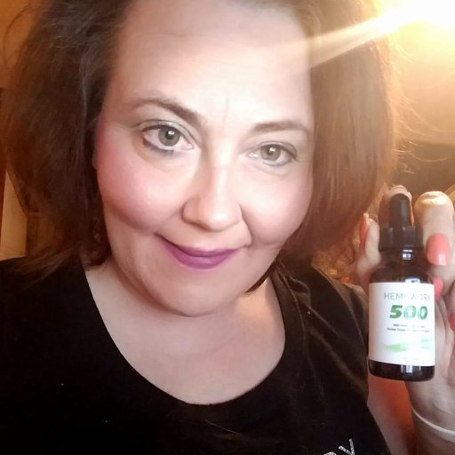 I am a CBD advocate, motivator,leader, mentor. Creating a Healtheir Lifestyle for us one day at a time
💖Health
🍃 Pure CBD 
🐶🐱 petline
💧Nutritional Sprays