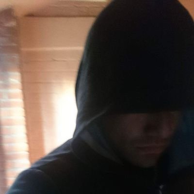 Vlad_Rigel's profile picture. Camino entre ustedes pero no soy uno de ustedes