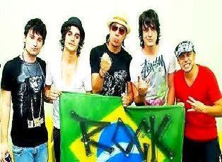 Pra toda Familia Hori!! O Brasil está cada vez mais apaixonado por essa banda que transmite uma mensagem tão boa em nossos corações!Somos um ou somos nada! [+]