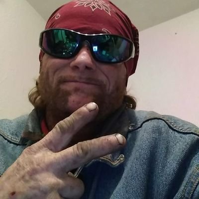 1true4's profile picture. I am Bruce Bonds and i must say that long distances are not my forte however love has a certain toll that weighs heavily on ones heart and as gravity pulls .