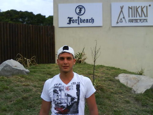 pachu11ar's profile picture. abuelo peresona que tiene 3 hijos que son las ganas de vivr de todos los dias