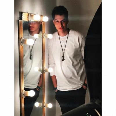 pooja966676's profile picture. 