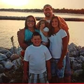 DerrWehi's profile picture. 45 year old. Tired. Real.