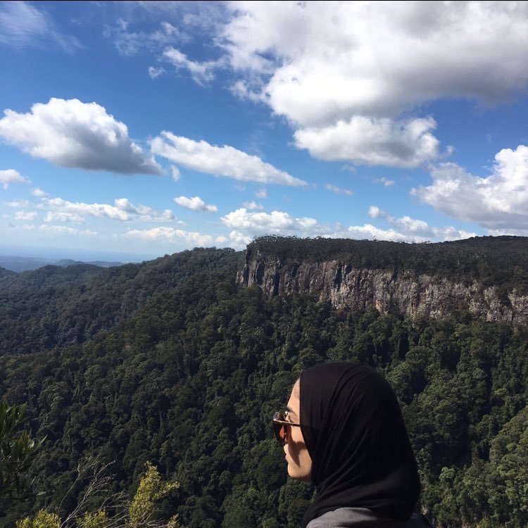 farrahhalt's profile picture. 