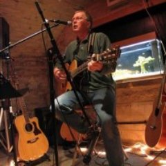 Passionate about singing. Founder and leader of the community male singing group 'Sing Your Rocks Off'. Firmly believe that 'All men can sing'