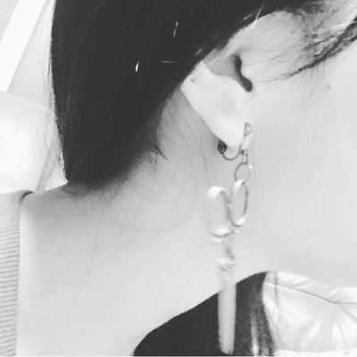 sumikko0010's profile picture. ホラー漫画とボドゲと美容と占いのサブカルクソメンヘラ。17卒文系SE＆事務系を転職して休んだり辞めたりを繰り返し。HSS型HSP気質・不安障害・適応障害・鬱病(双極性2型)・タナトフォビア疑惑の手帳持ち年金育ち。