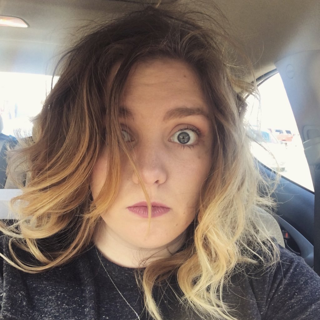 CrazyDiomand's profile picture. she/they 🔮 new liver, same eagles.