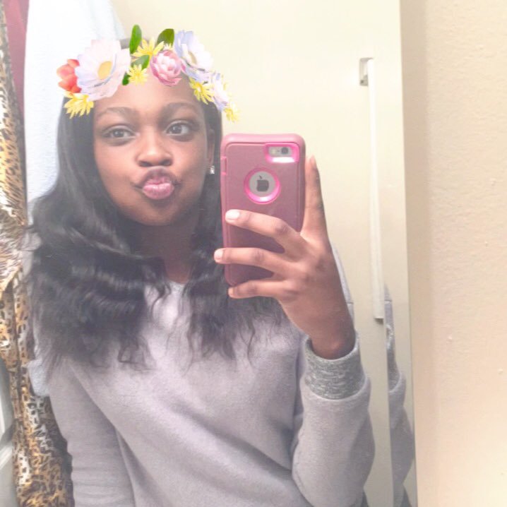 👻-@C_yraaaa // Eisenhower ⚪️🔴#Single 🤦🏾♀️🤧.#Instagram -@theylovessscyraaa