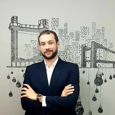 Baiano, 44 anos, Conselheiro do EC. Bahia, pai de Felipe, Marido de Alessandra, amante de Tecnologia e morando em São Paulo. BBMP