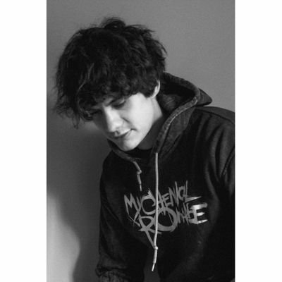 ElBryanMouque's profile picture. C D 9