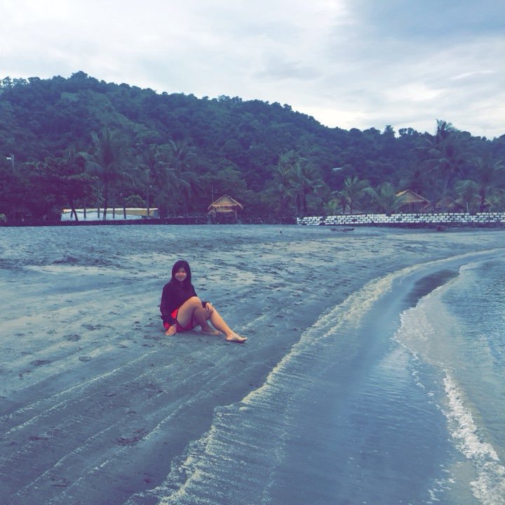 Ravillagracia_'s profile picture. Kanye attitude with drake feelings💙 Sixteen🤘 Passion for fashion. IG: Ravillagracia. STAY HUMBLE✨