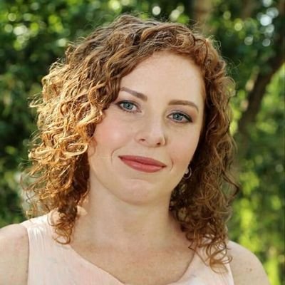 PhD candidate in Information Systems. I run,scuba dive, swim. Work-days are web & print, communication,editing,brand,media,ICT.
