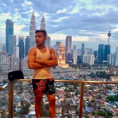 Stay positive😉,Be happy🕺🏼,live free💪🏻👹🐝Out of Control💐#Perah Otak🙇Always🍁. follow🙏🏻👥+👤up💋