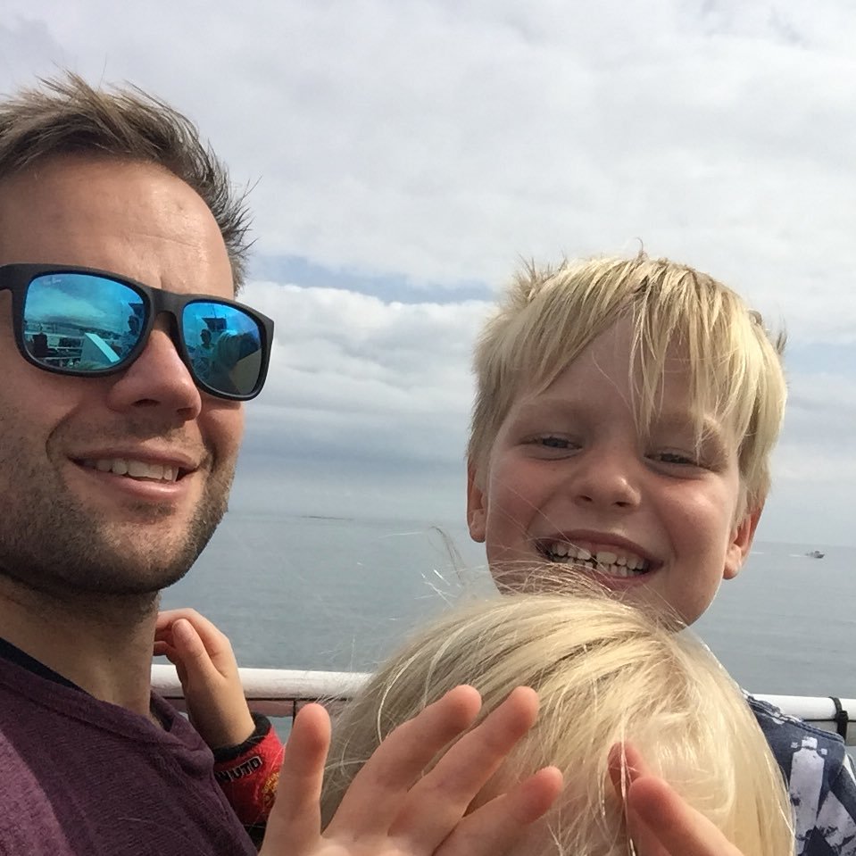 DaveJohnston106's profile picture. Co-Founder #MyWorkSpot, views on property especially #coworking, rugby or Crossfit when not being chased by my kids.