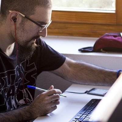 Cer0ciento's profile picture. Loco por el cine, los videojuegos, los libros, loco en general. Game developer en @ParallaxDevs #Unity3d

Componente de @KELEVRAsevilla (https://t.co/g3bQWqpFwl