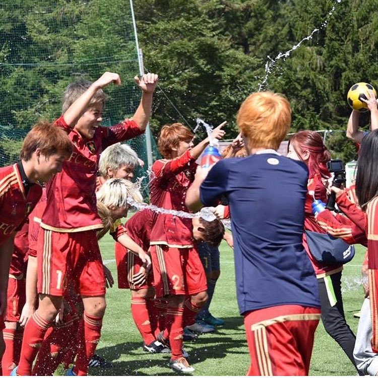 慶應のサッカーサークルFC e.l.f.の新歓アカウントです！プレイヤーは慶應、マネージャーは東洋英和、聖心、フェリスの女子大で構成されています！関東圏の強豪サークルが集まる新関東リーグに所属しています！気になった方はフォロー&リプ&DM待ってます！公式アカウント→@keio_elf2012 #春から慶應 #インカレ