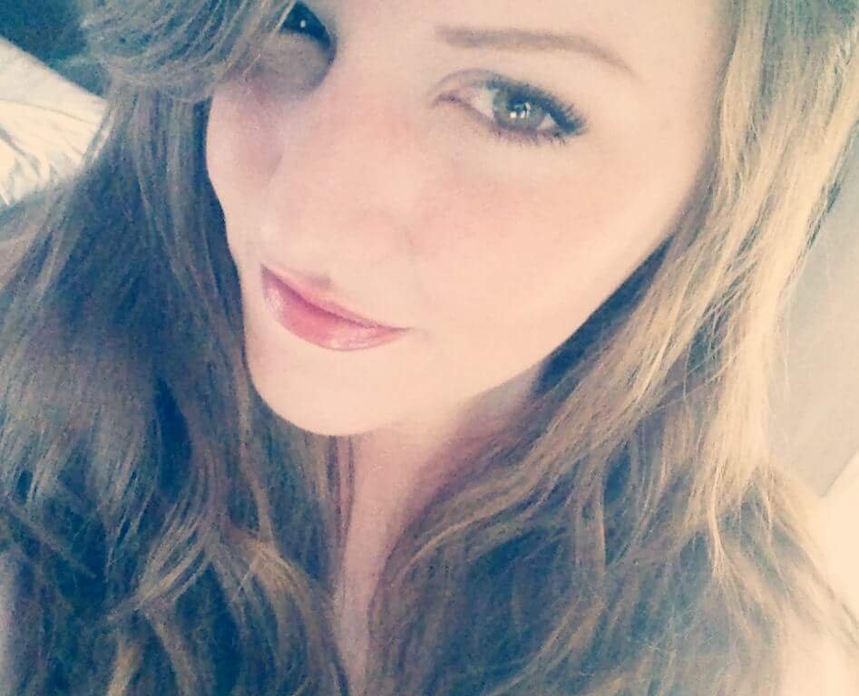 Texas summers are too hot-music&makeup are LIFE -cancer fucking sucks- #fuckcancer -have a nice day 💋